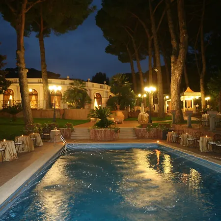 מלון Park Villaferrata 3*