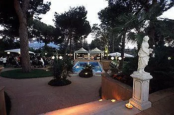 Park Villaferrata فندق 3*